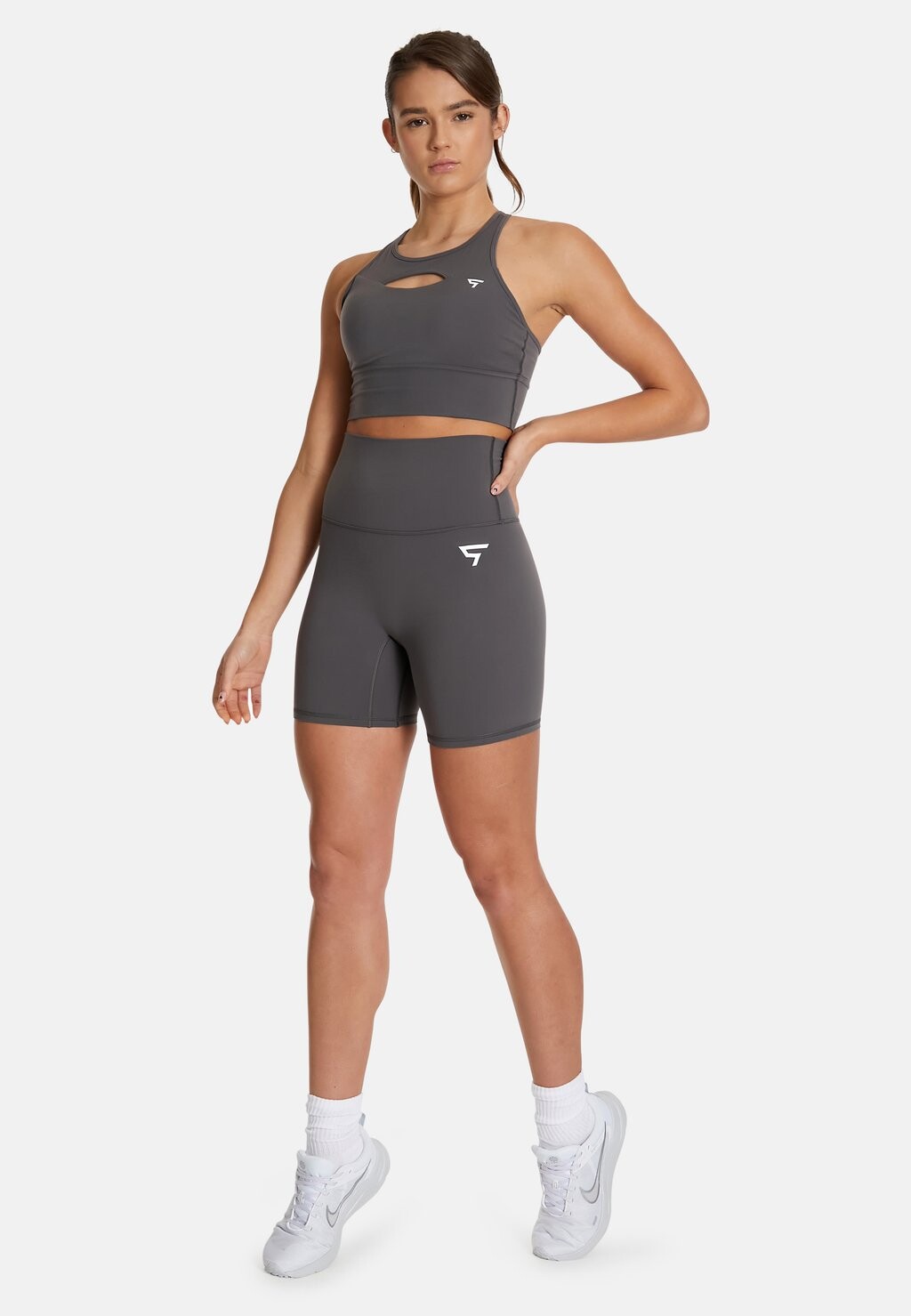 

Спортивный бюстгальтер средней поддержки BRISK HIGH NECK SQUATPROOF, антрацит
