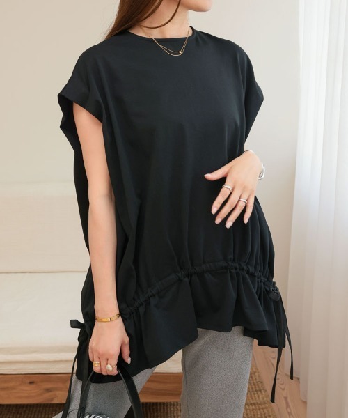 

Топ с оборками по низу и лентой DONOBAN, черный