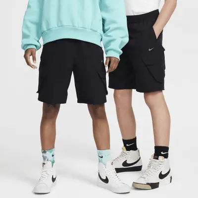 

Шорты Nike Sportswear City Utility, черный