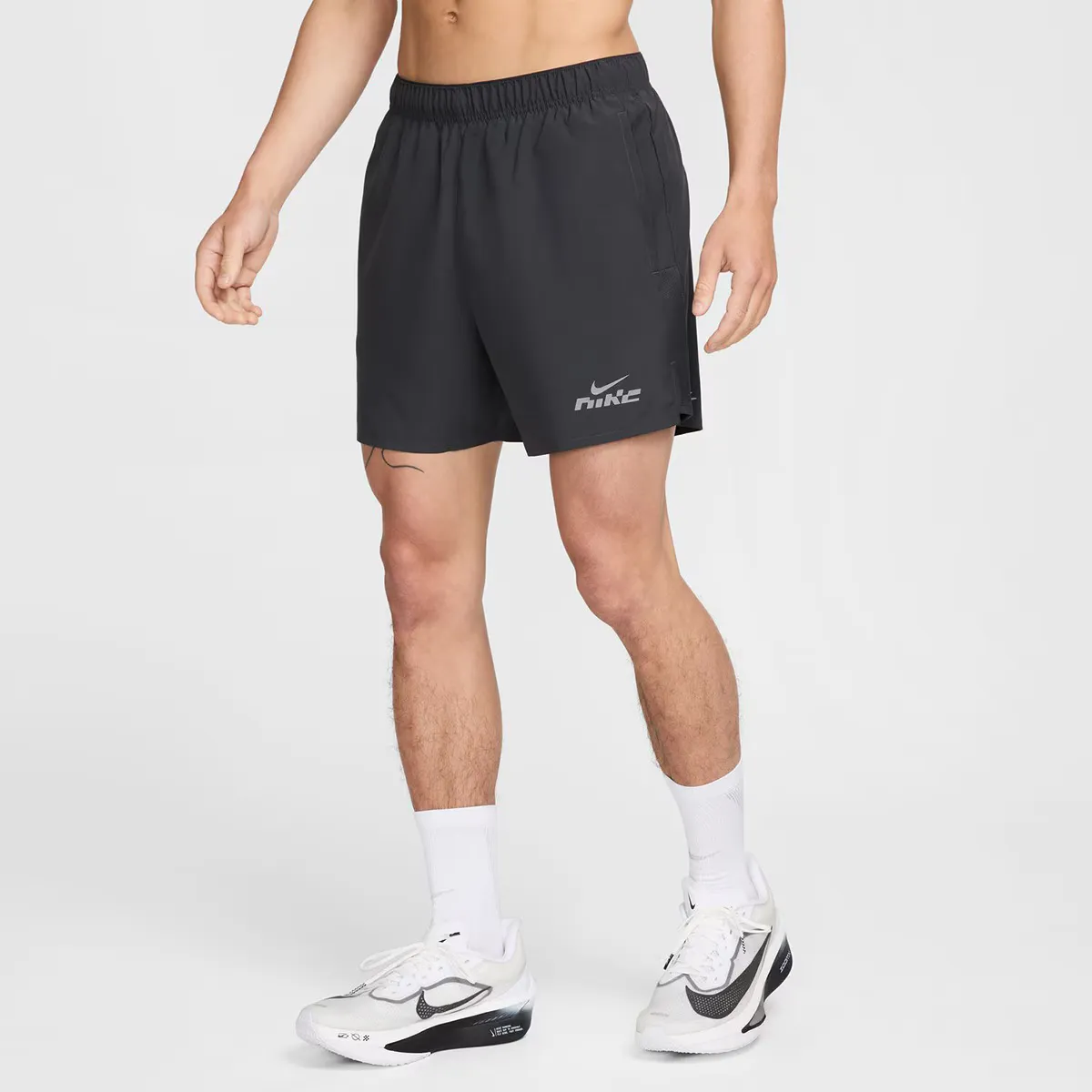 

Мужские шорты Nike Challenger 5DF Flash, темно-серый