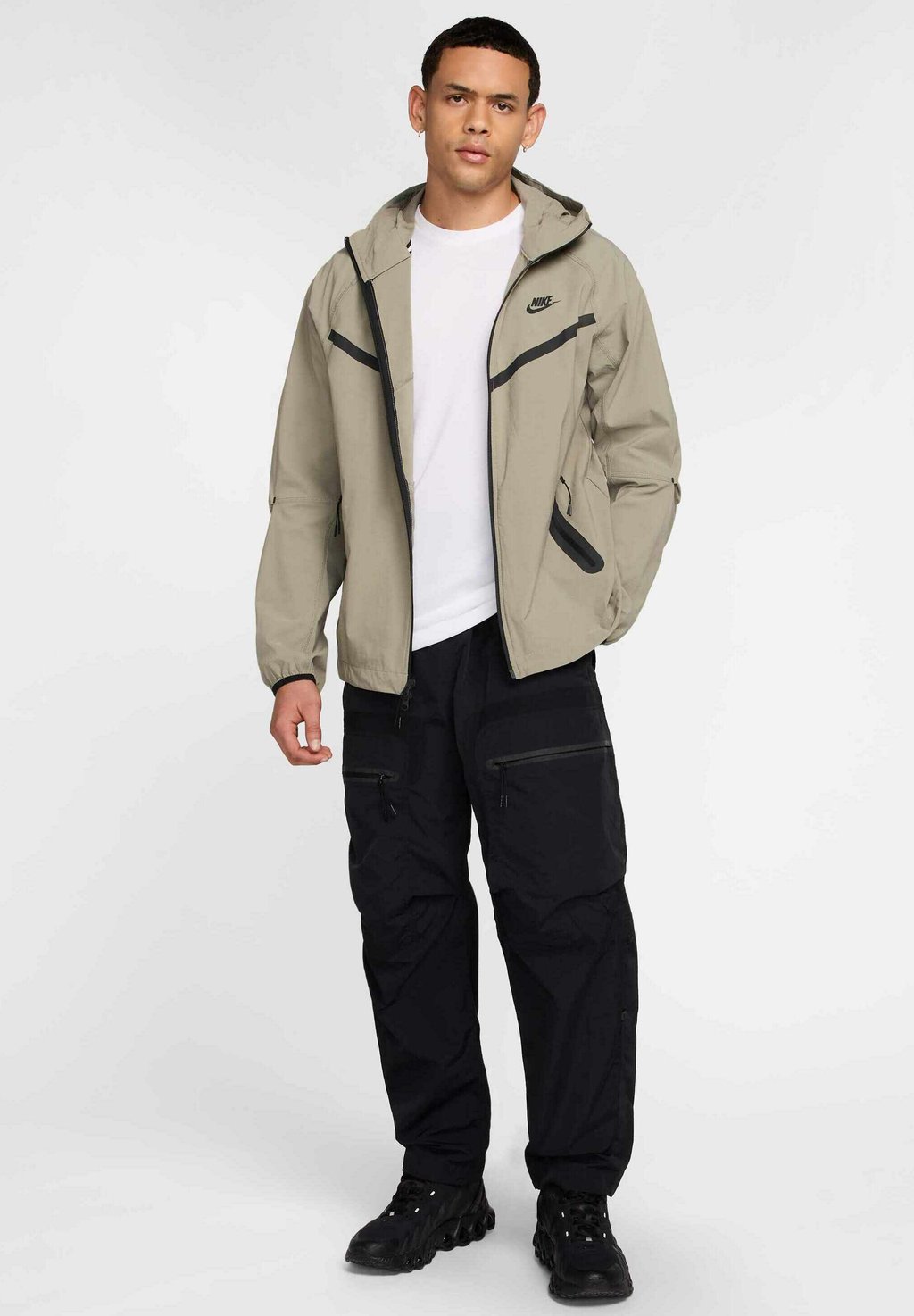 

Летняя куртка Nike Sportswear, хаки