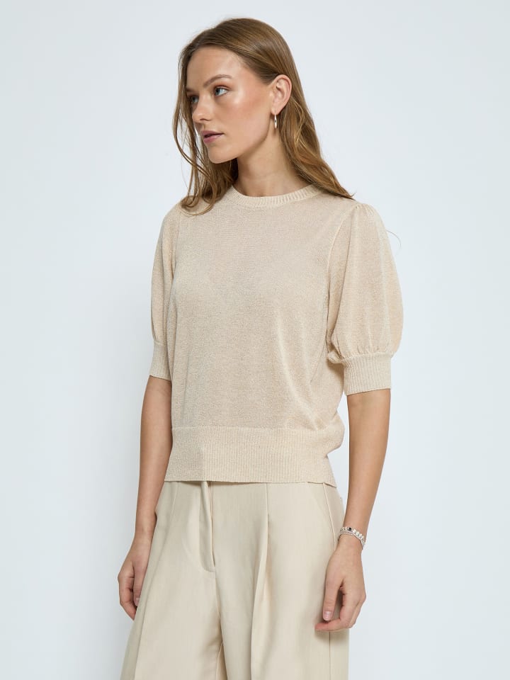 

Футболка цвета Медаль золотой металлик minus