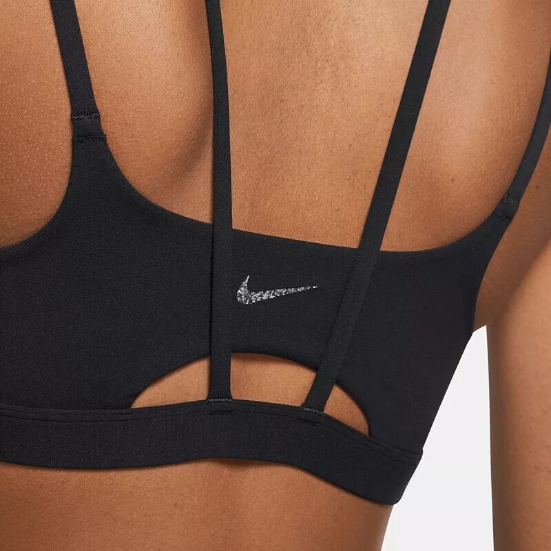 Женский спортивный бюстгальтер с мягкой подкладкой и ремешками Nike Alate Trace, черный — фото 3