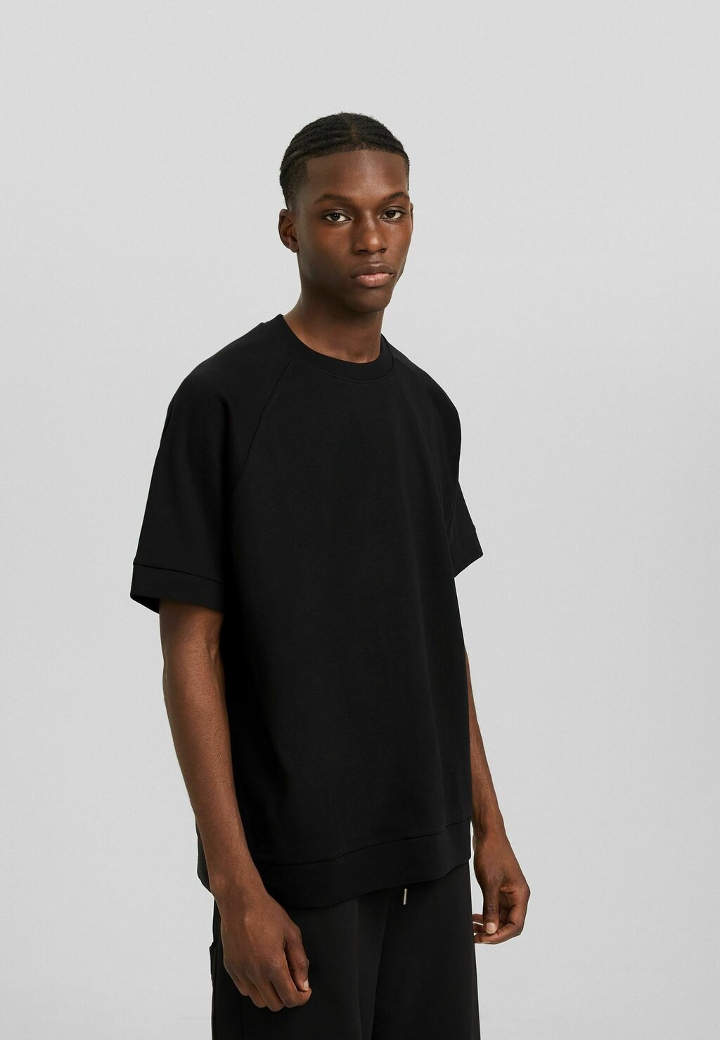 

Базовая футболка Boxy Short Sleeve Bershka, черный