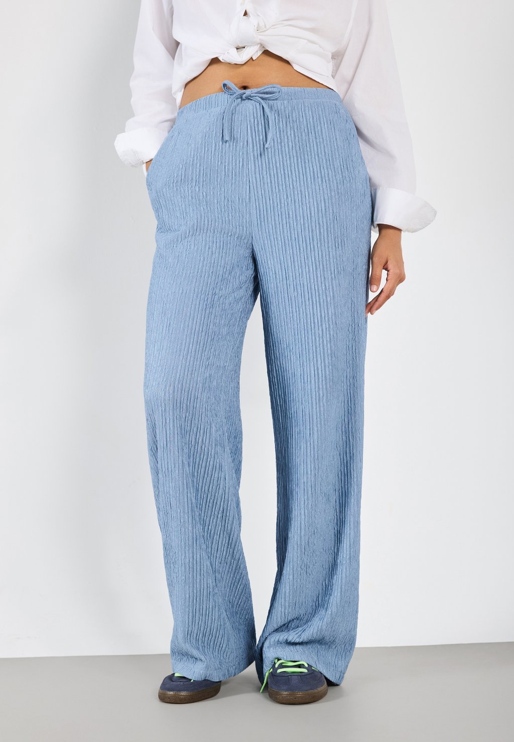 

Брюки Even&Odd by Zalando, синий