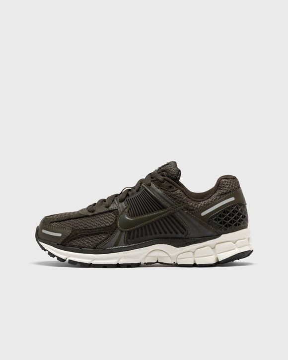 

Кроссовки Nike W Nike Zoom Vomero 5, цвет cargo khaki/sequoia-sail-metallic s