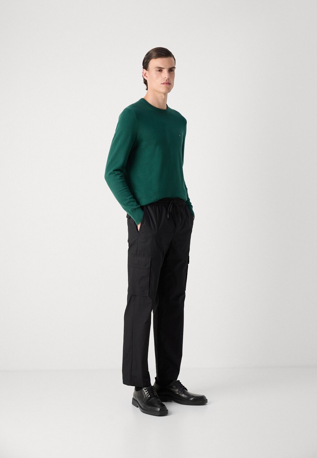 

Джемпер ESSENTIAL CREW NECK Tommy Hilfiger, темно-зеленый