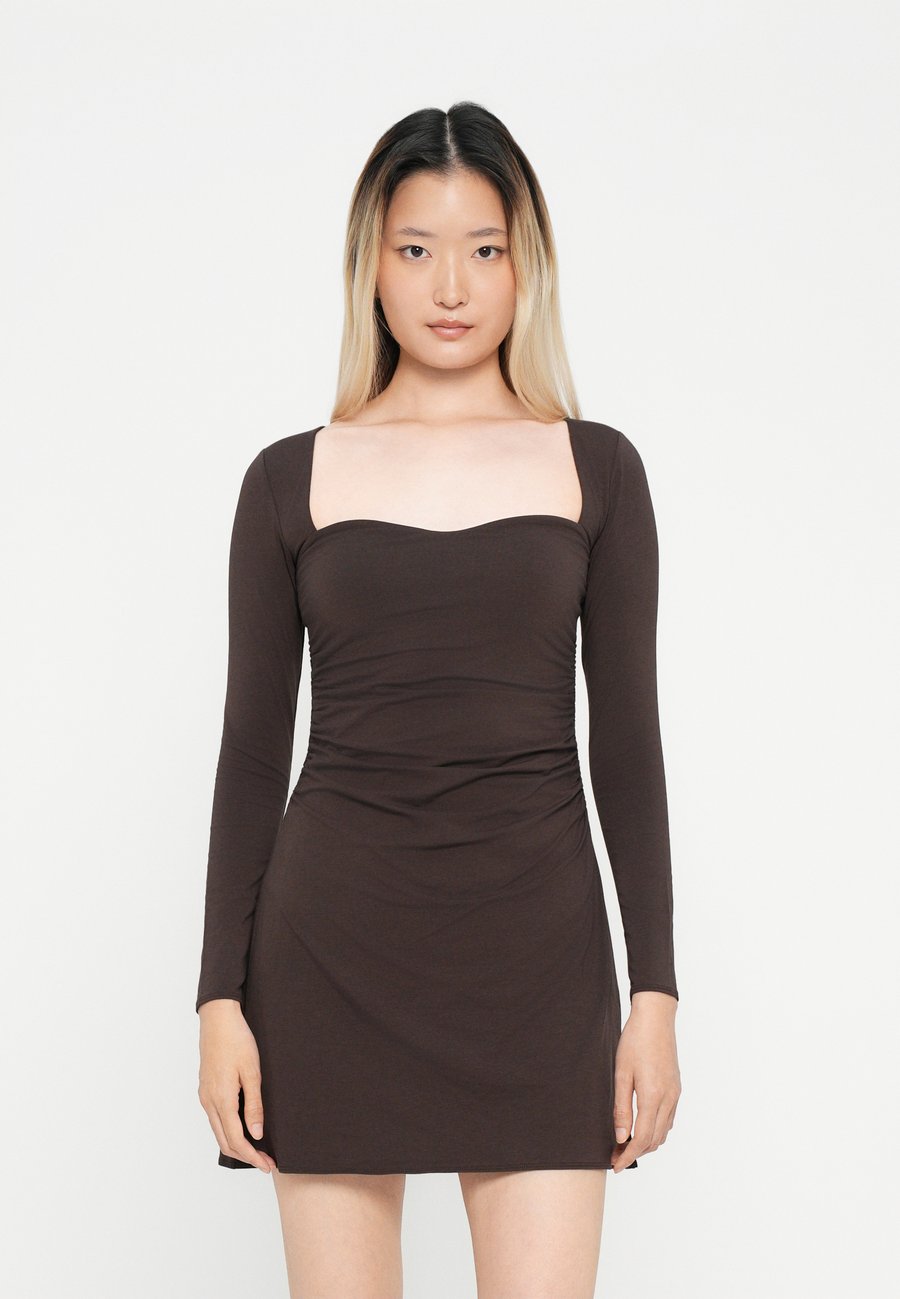 

Платье Abercrombie & Fitch SWEETHEART MINI DRESS , Brown