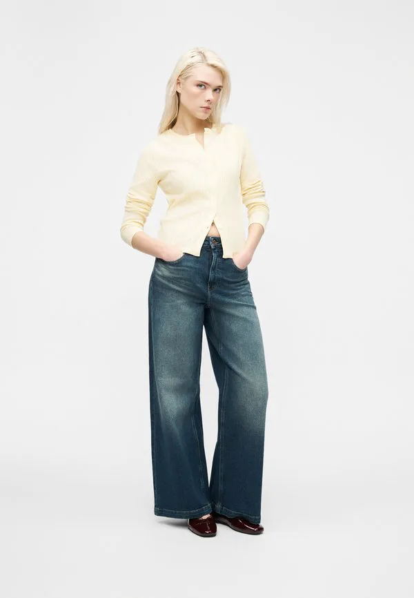 Джинсы curvy stride tinted lillie baggy jeans Gap, Dark Indigo — фото 2