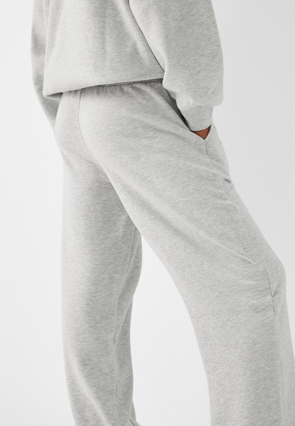 

Брюки WIDE- FUZZY Bershka, серый