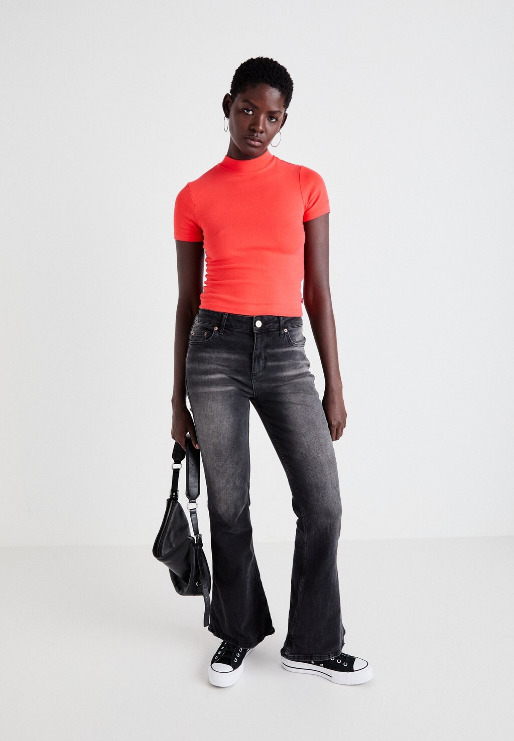 

Базовая футболка EFFORTLESS TEE Levi's, красный