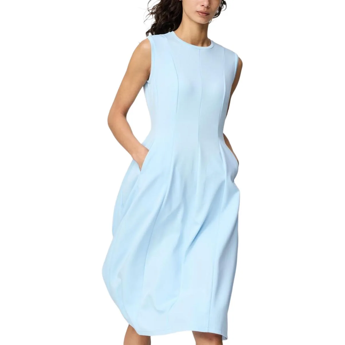 Платье Clare Waight Keller C Collection SS26 без рукавов UNIQLO, aqua синий