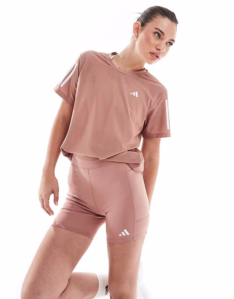 

Короткие леггинсы Adidas Running Own the Run красного цвета