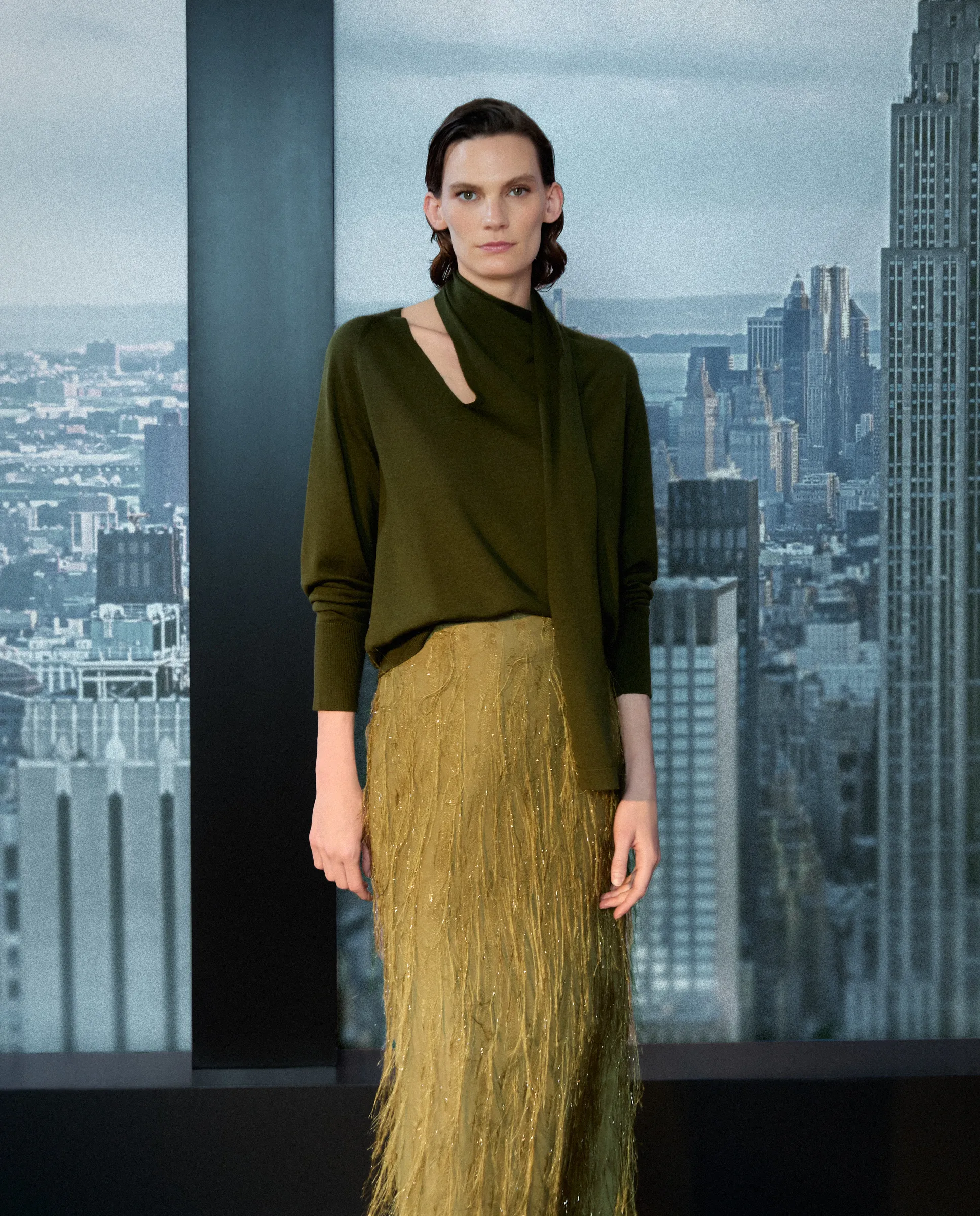 

Женский джемпер из гладкой шерсти мериноса Woman Limited El Corte Inglés, хаки