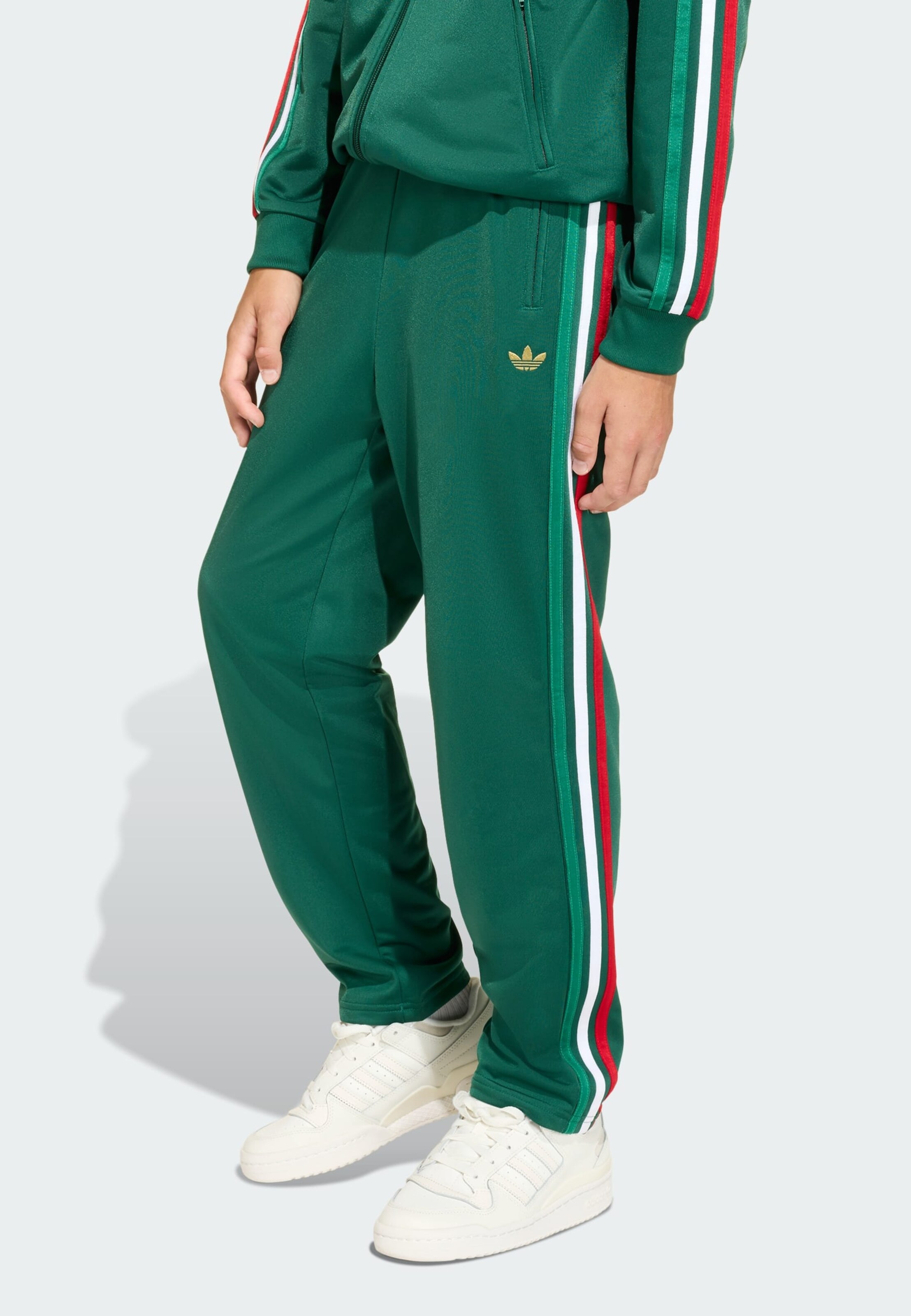 Adidas Originals Обычные штаны 'Firebird' в зеленом цвете — фото 2