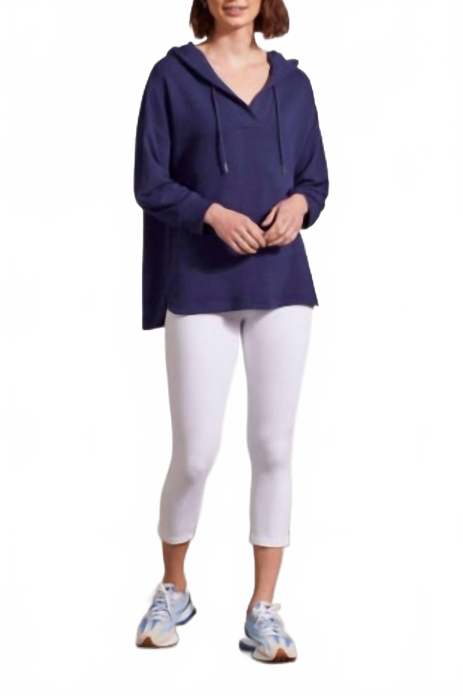 

Туника «летучая мышь» с рукавами четверть и капюшоном, цвет «угольно-синий» Tribal, темно-синий