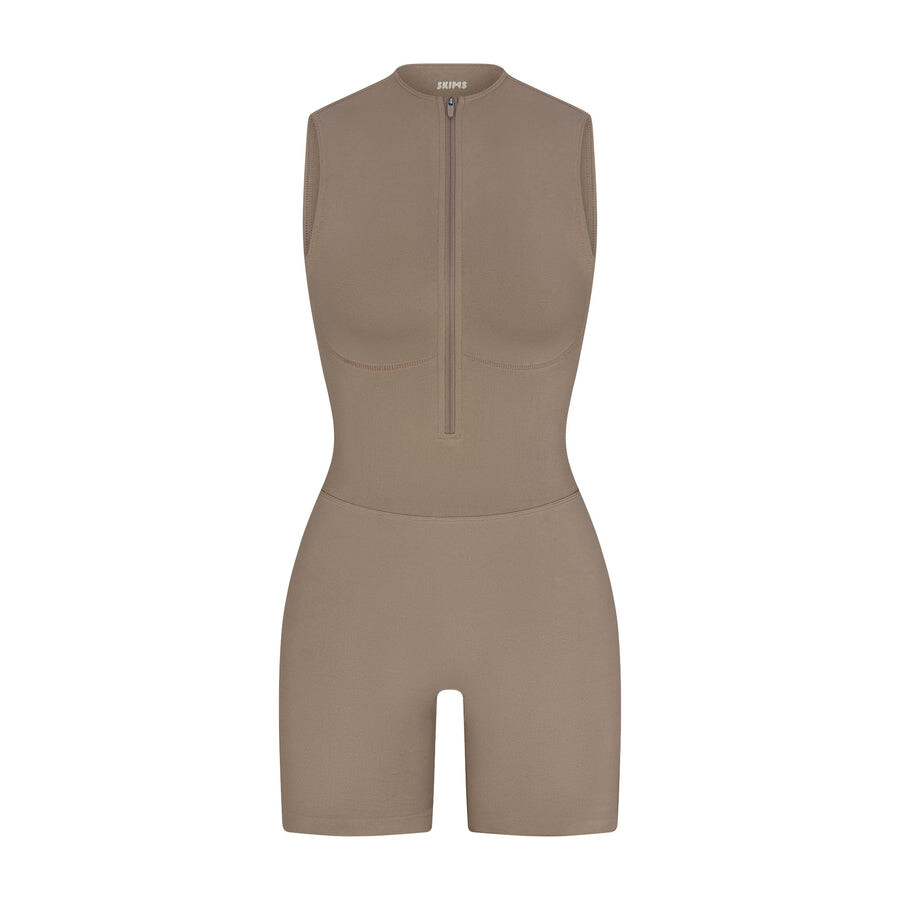 

Комбинезон на молнии спереди SKIMS Contour Nylon, цвет Truffle