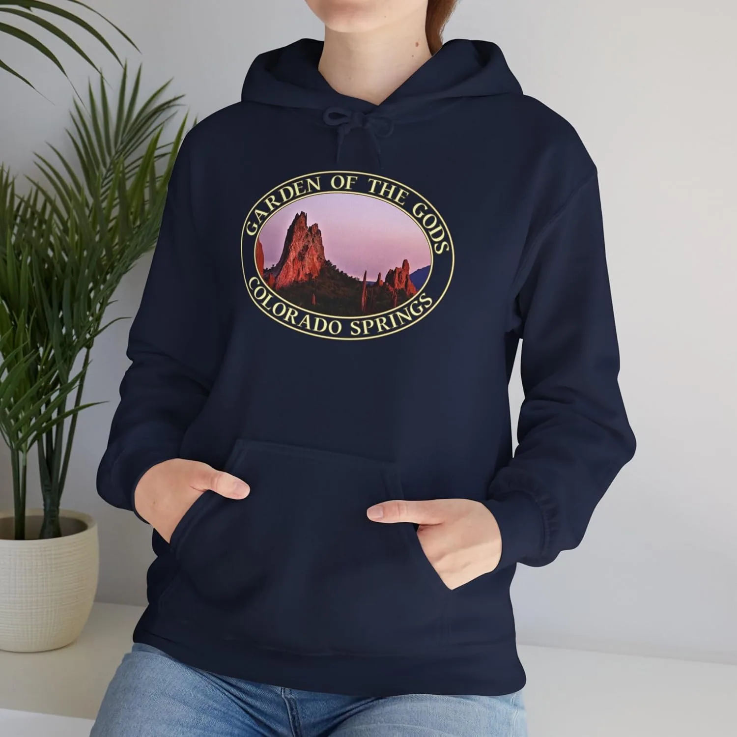 Худи Garden of the Gods - дизайн Colorado Springs Sunset - уютная толстовка GentleSeas Cozy Pullover Sweatshirt - мягкий теплый флис GENERIC, темно-синий — фото 3