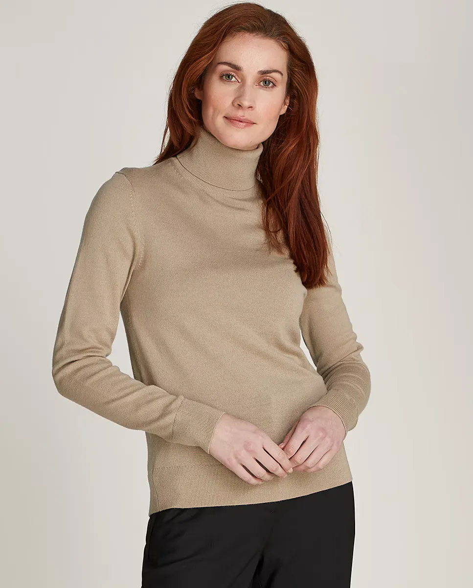 

Женский свитер с высоким воротником из шерсти мериноса Calvin Klein, бежевый
