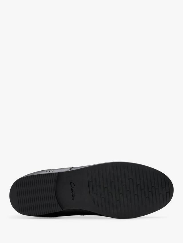 Детские кожаные школьные туфли Finja с брогами на шнуровке Clarks, Black — фото 3