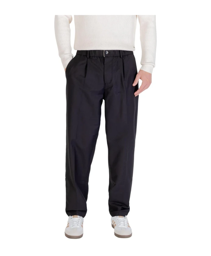 

Брюки с застежкой-молнией, планкой на пуговицах и передними карманами. Gianni Lupo, черный