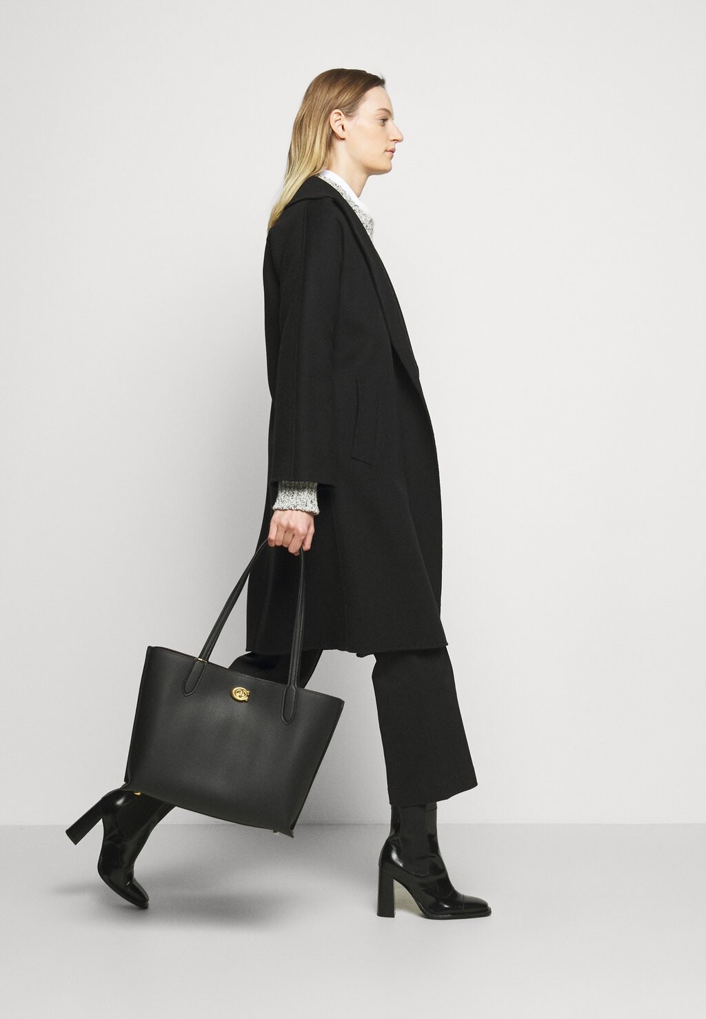 

Сумочка Willow Tote Coach, черный, Серый, Сумочка Willow Tote Coach, черный