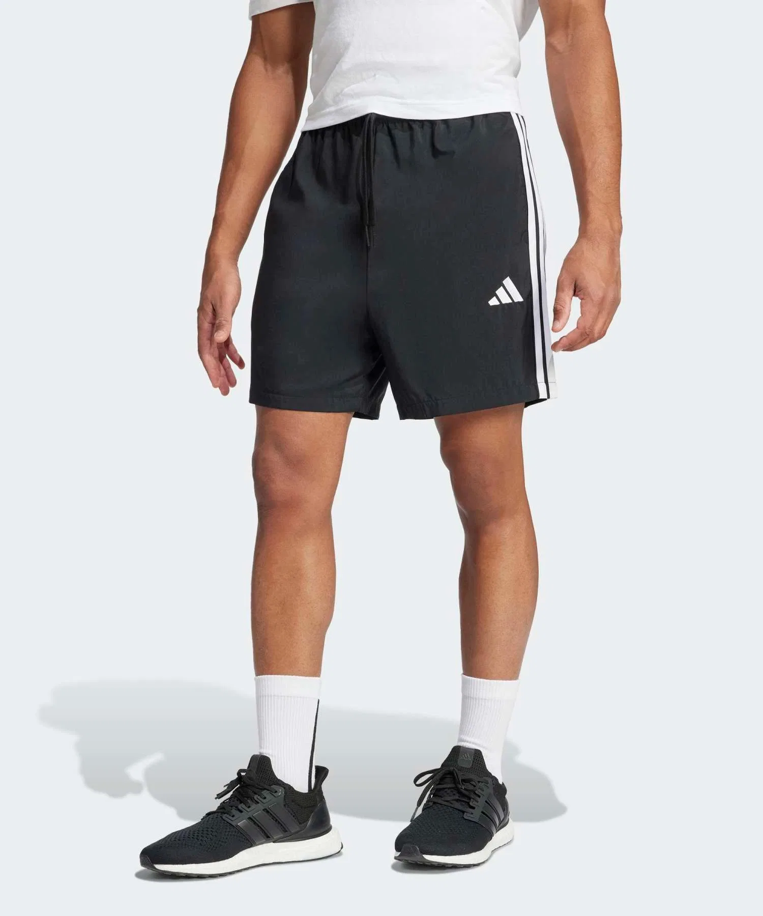 Мужские шорты adidas Essentials с тремя полосками чёрные
