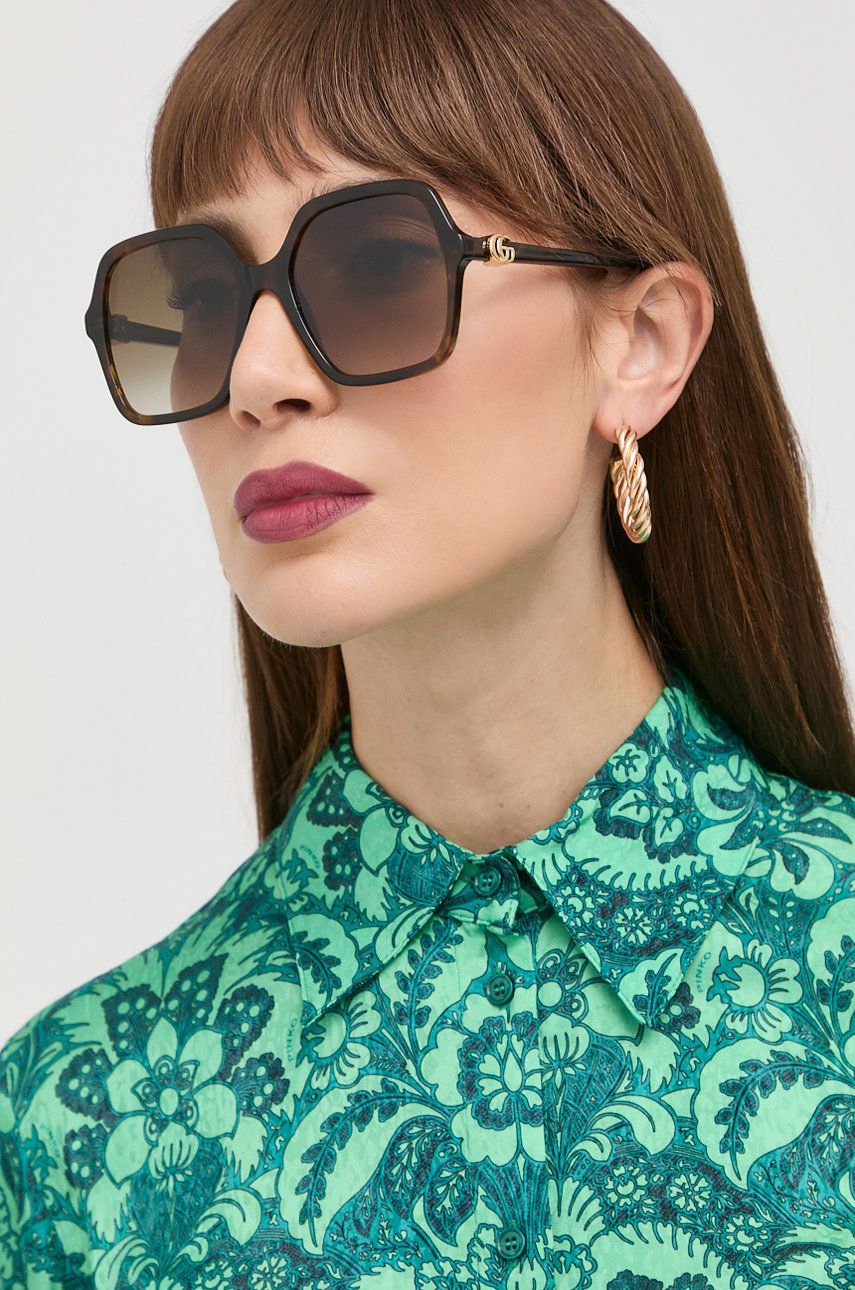 

Солнцезащитные очки Gucci, коричневый
