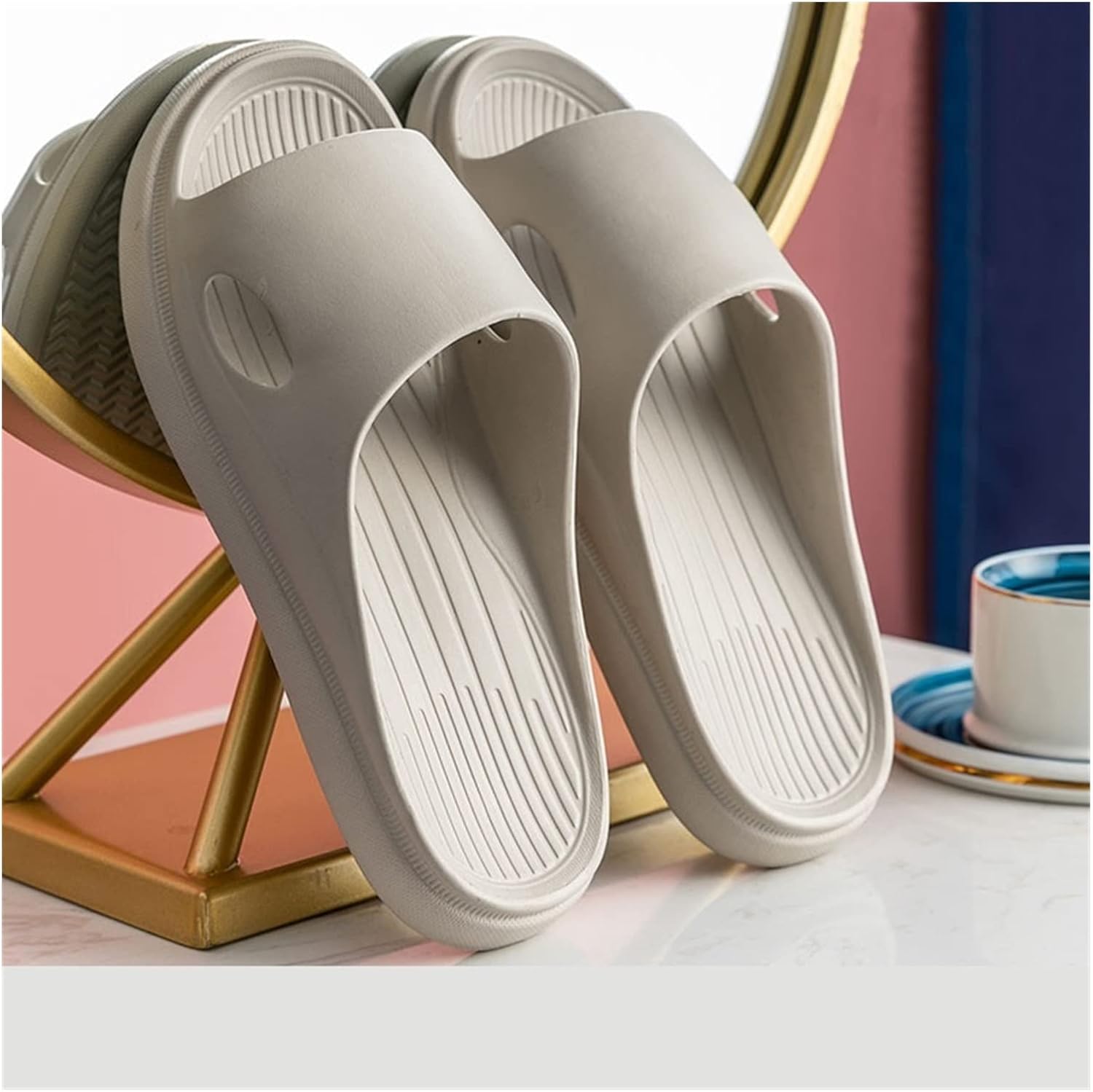 

Тапочки для душа, домашние и для ванной, мужские и женские, простые домашние тапочки, модные тапочки для ванной, противоскользящие резиновые тапочки (цвет: светло-зеленый, размер: 43-44) Sunesa