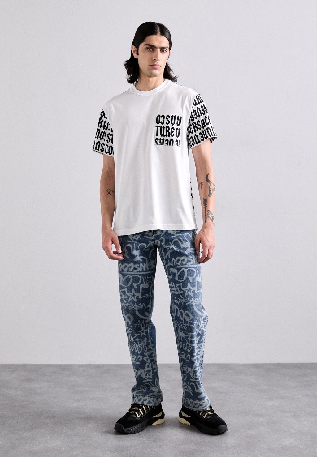 

Футболки с принтом Versace, белый