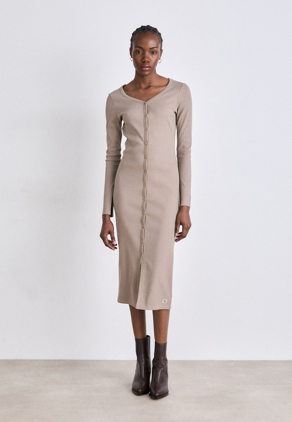 

Платье из джерси LABEL DRESS Calvin Klein Jeans, коричневый