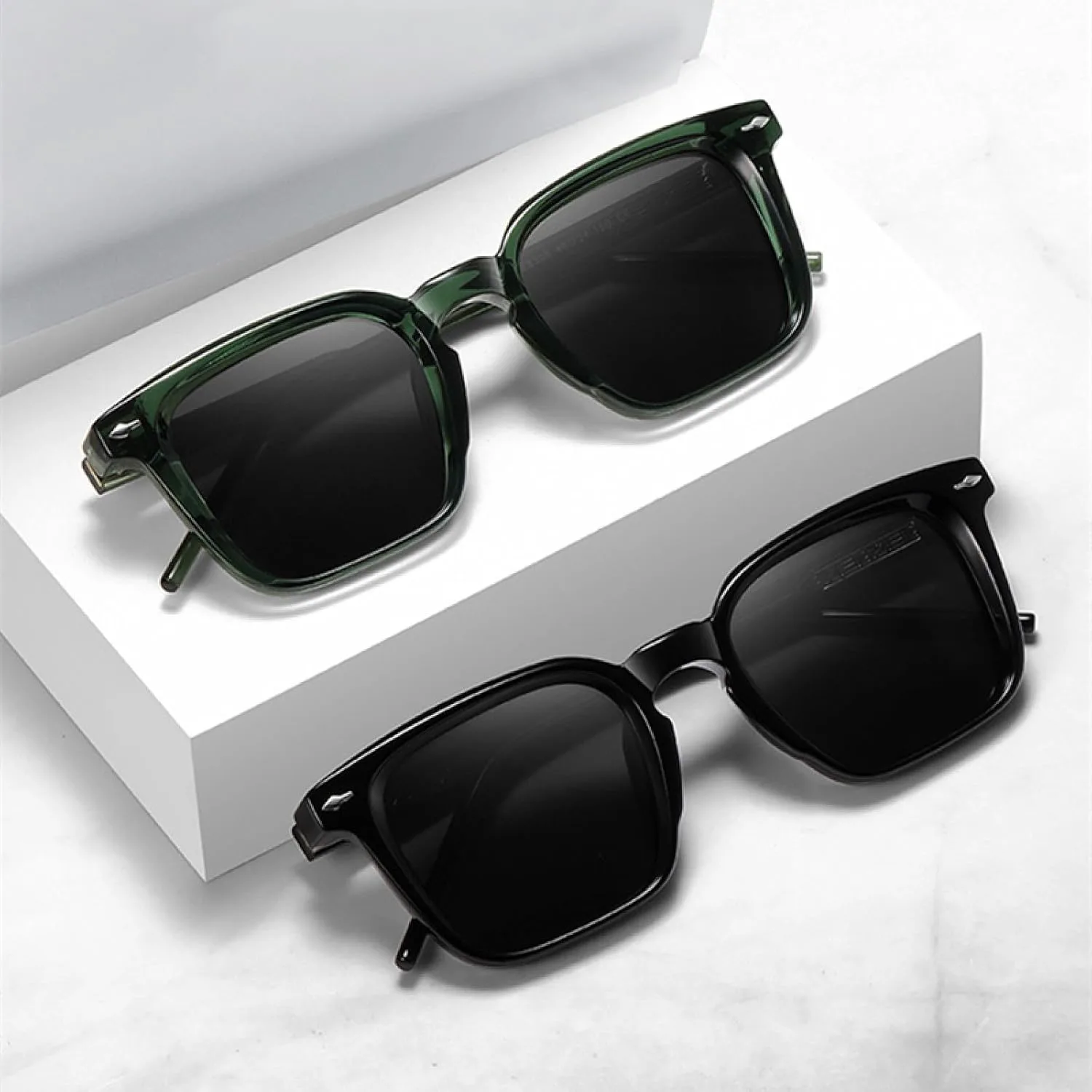 

Мужские солнцезащитные очки класса люкс в стиле ретро, ​​женские в стиле панк с прозрачными линзами и заклепками, защита от ультрафиолета UV400 TVTBBVV, Green Grey