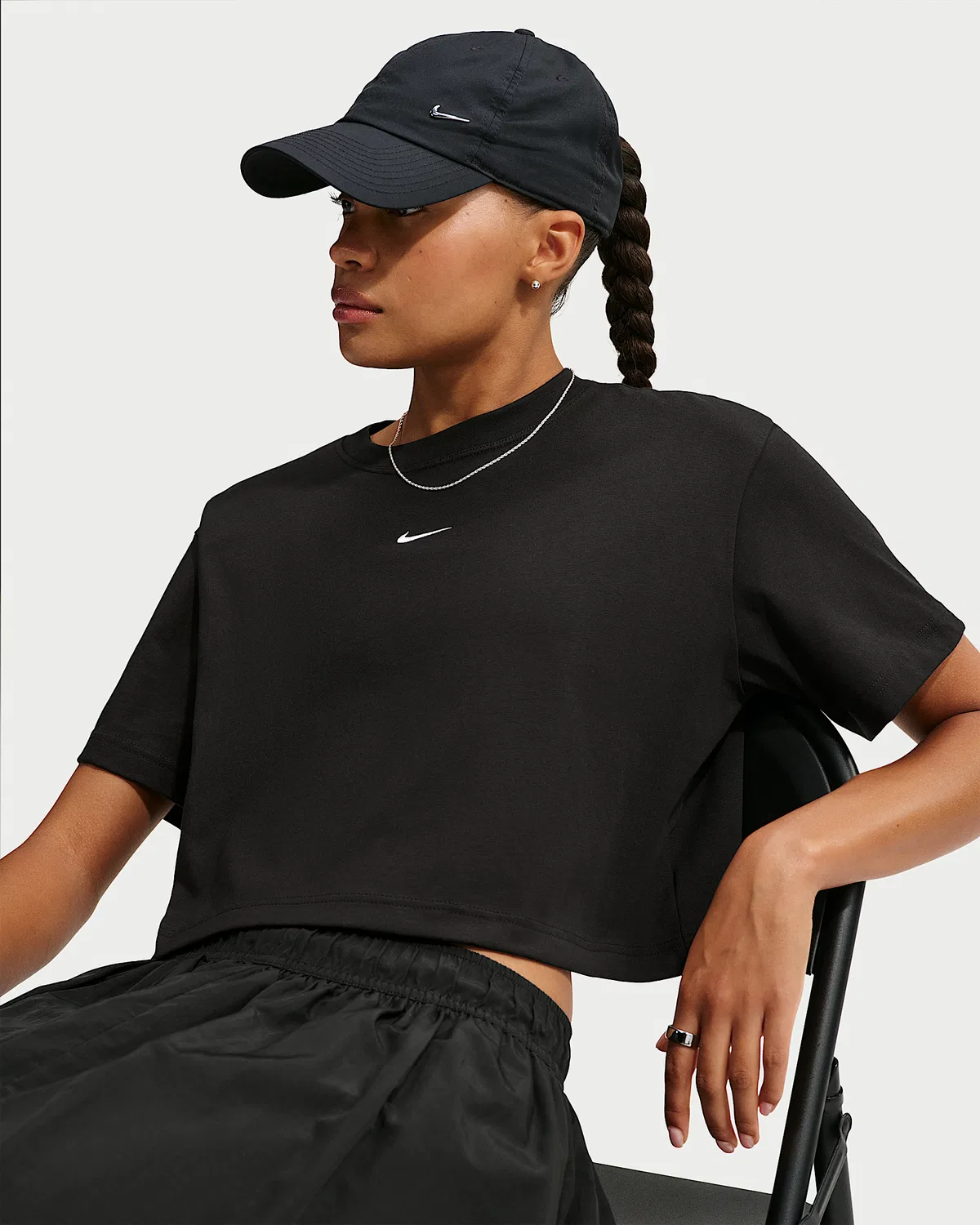 Женский свободный короткий топ с коротким рукавом Nike Sportswear Classic, Black/White — фото 3
