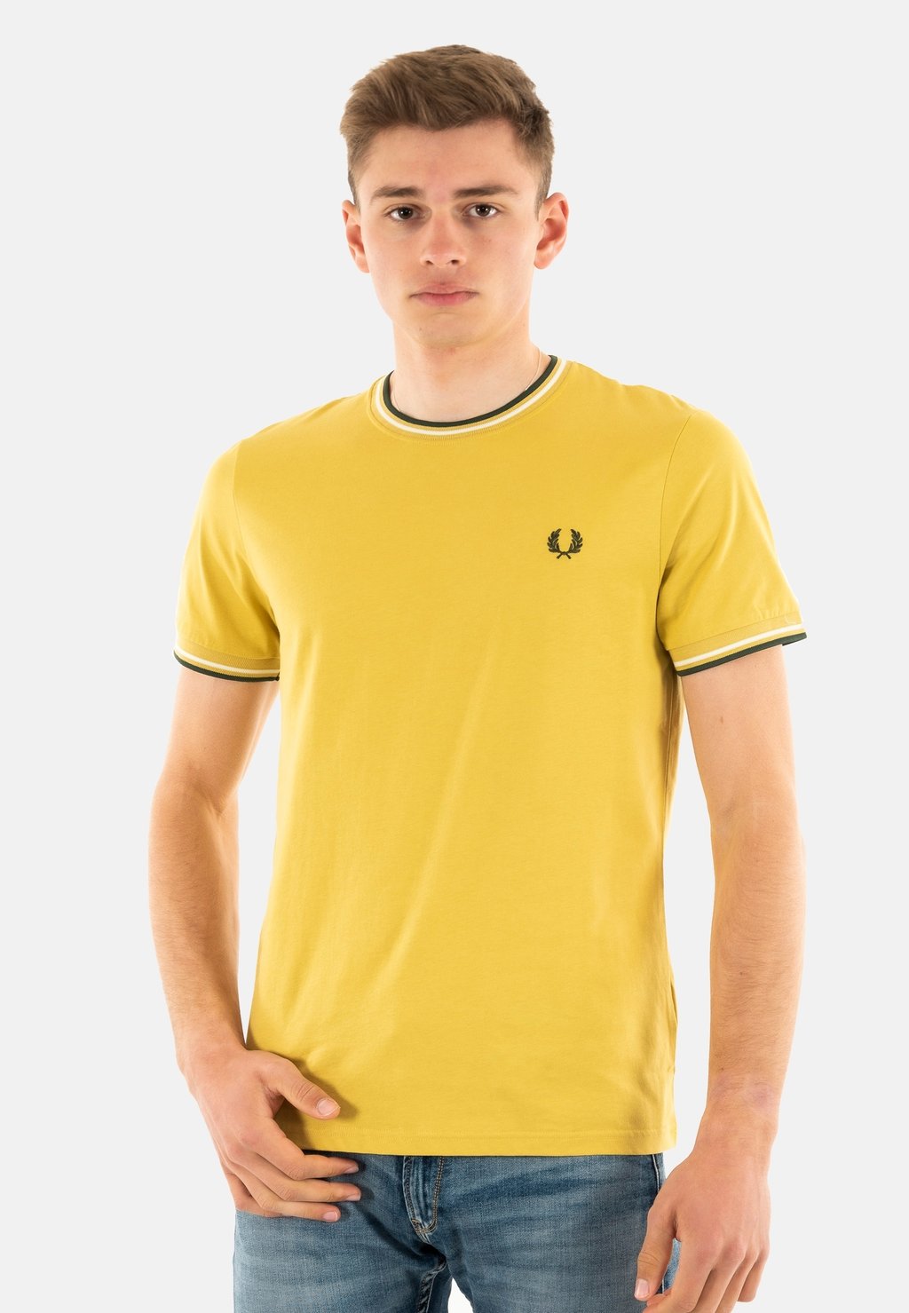 

Базовая футболка Fred Perry, желтый