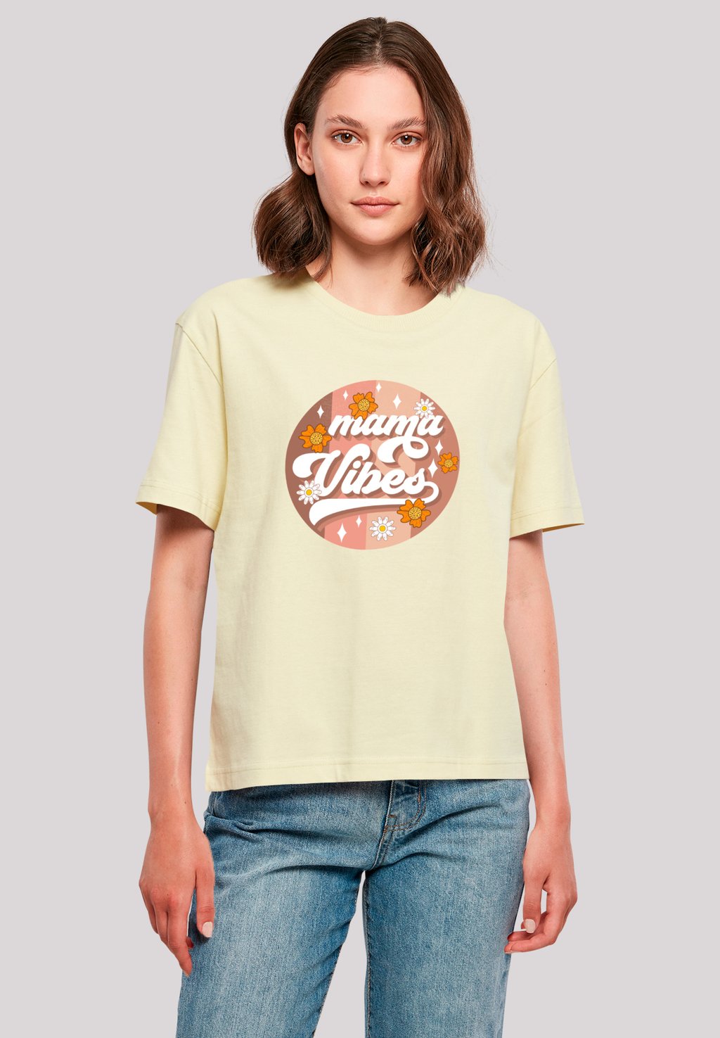 

Футболка с принтом MAMA VIBES VINTAGE INSPIRED F4NT4STIC, светло-желтый