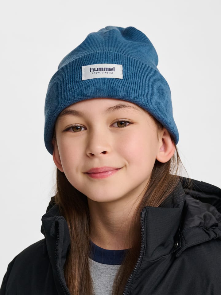 

Шапка Hummel
