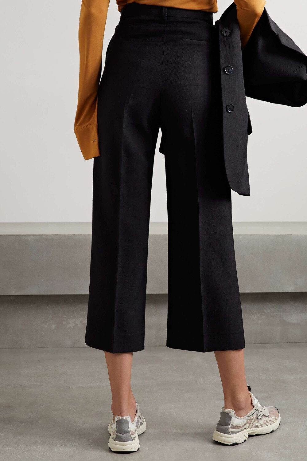 

ACNE STUDIOS Укороченные брюки прямого кроя из ткани, черный