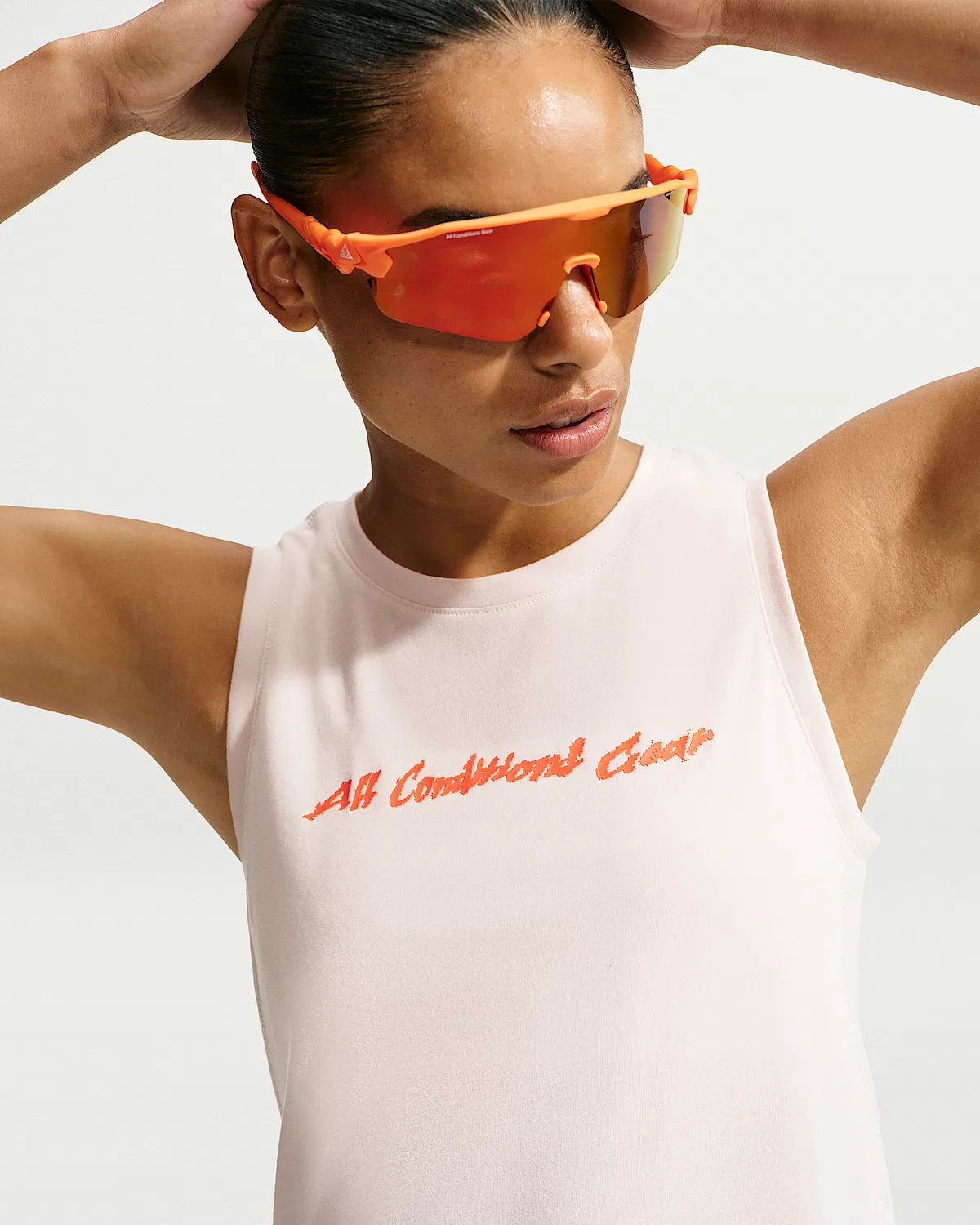 Женский топ для трейлраннинга Dri-FIT Nike ACG "Solar Chase", Light Orewood Brown/Summit White — фото 3
