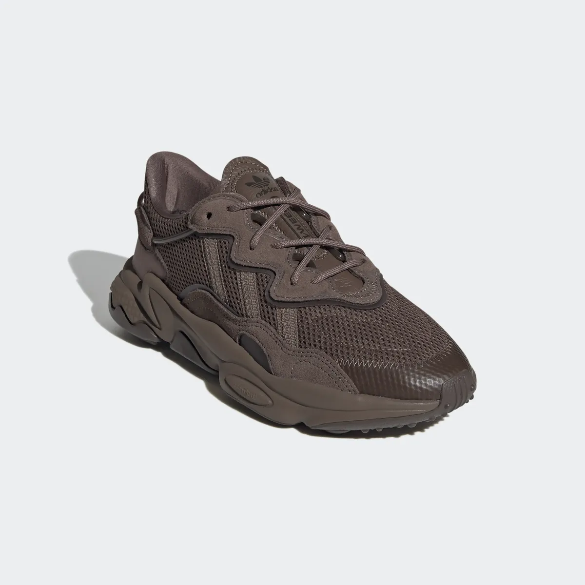 

Кроссовки Adidas Originals "OZWEEGO", цвет Earth Strata / Earth Strata / Dark Brown