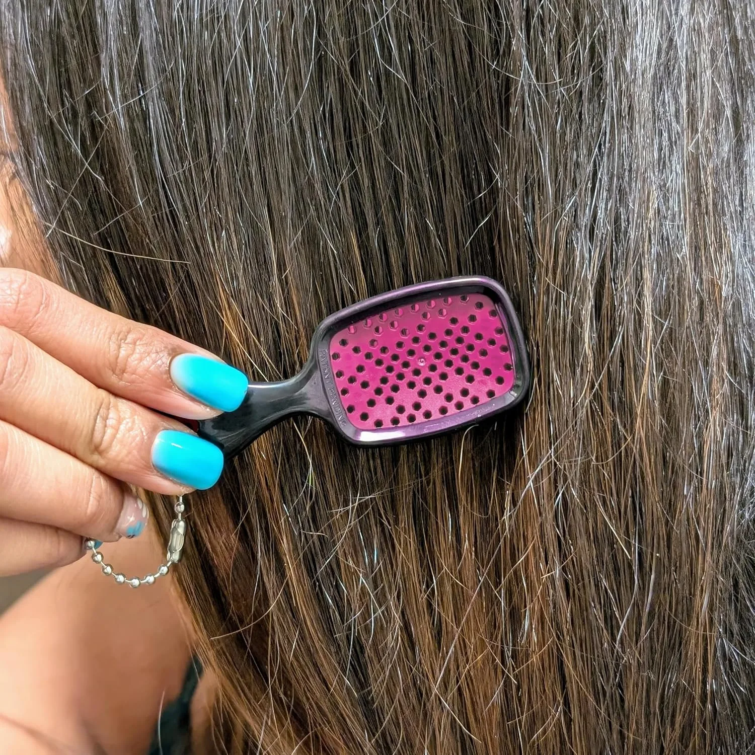 Брелок-расческа FHI Heat UNbrush Super Mini - коллекционный миниатюрный аксессуар для сумок и ключей - для любительниц красоты., Cherry Blossom — фото 3