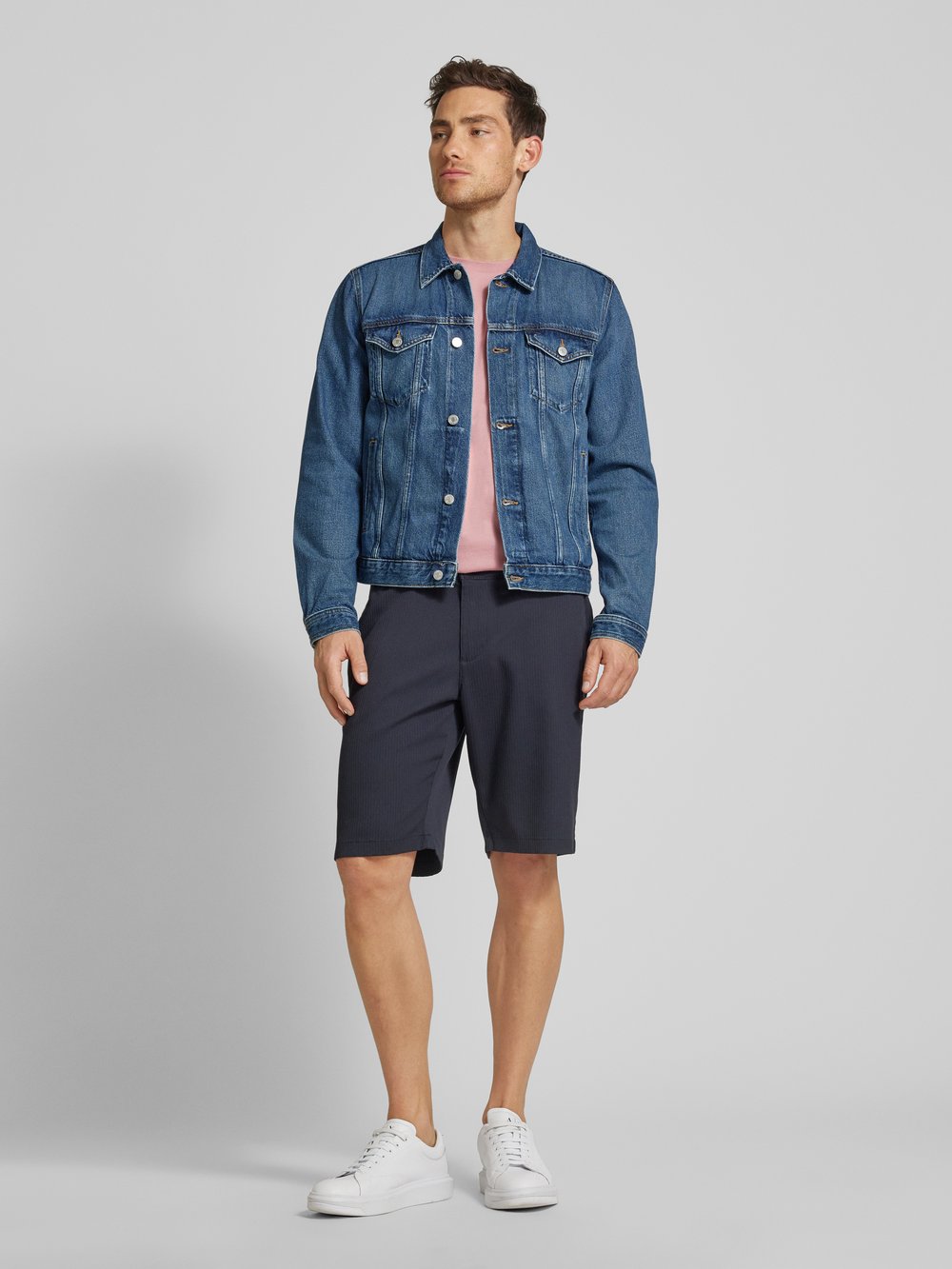 

Джинсовая куртка с нашивкой-лейблом модель «TRUCKER» Tommy Hilfiger
