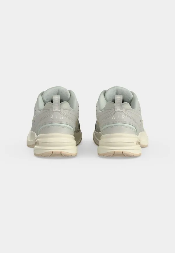 Кроссовки air monarch iv для тренировок Nike Performance, Light Bone/Sanddrift/Spruce Aura/Pale Ivory — фото 4