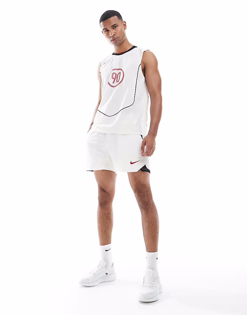 

Футбольные шорты Nike T90 Dri-FIT кремового цвета Nike Football