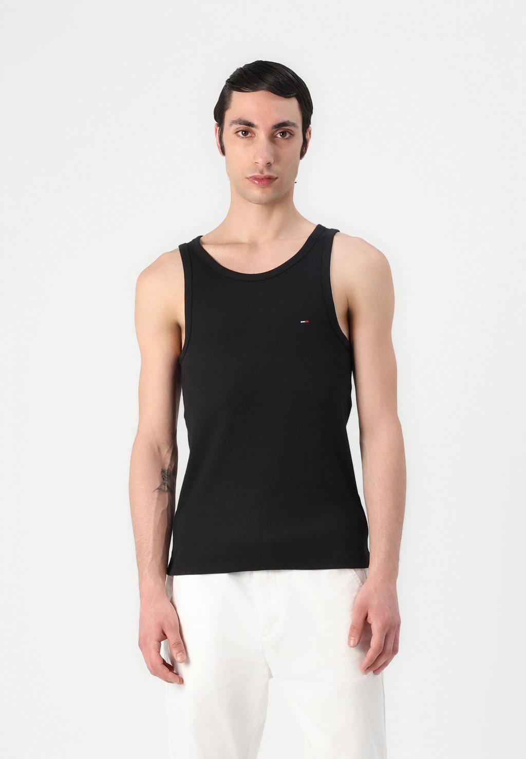 

Майка SLIM FLAG TANK Tommy Jeans, черный