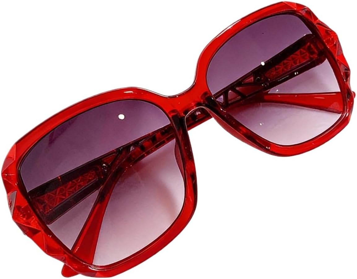 

Женские солнцезащитные очки большого размера, полноободковая поликарбонатная оправа, солнцезащитный козырек 2-го класса, выгодно подчеркивают форму лица и создают уникальный силуэт xotoa, D