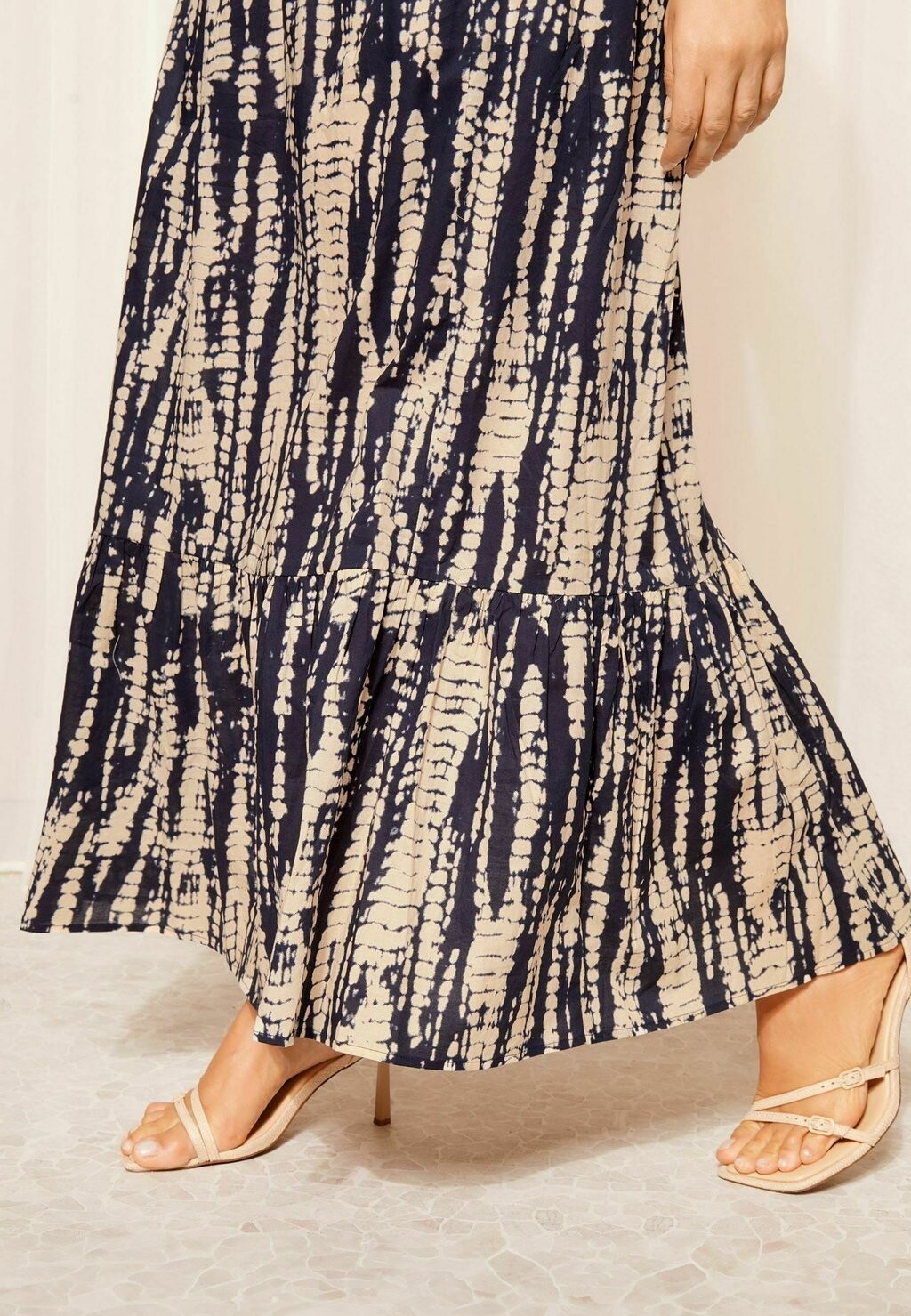 

Юбка макси SHIRRED WAIST Curves Like These, синий