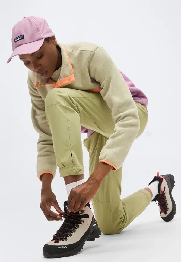 Штаны для активного отдыха Patagonia Caliza rock pants, цвет зеленый — фото 4