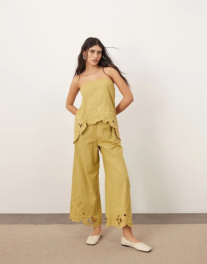 

Комплект брюк ARRANGE из хлопка с вышитым цветочным узором оливково-зеленого цвета