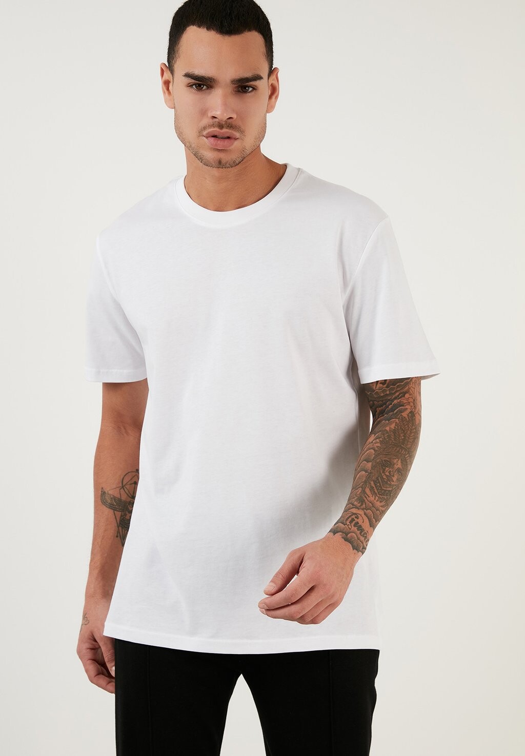 

Футболка базовая REGULAR FIT Buratti, цвет white