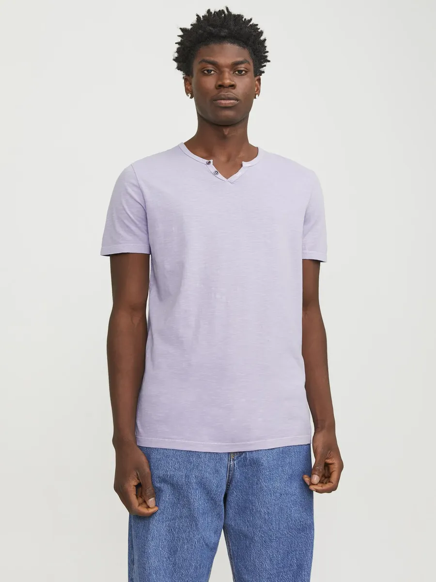 

Футболка Jack & Jones "JJESPLIT NECK TEE SS NOOS", цвет Purple Rose